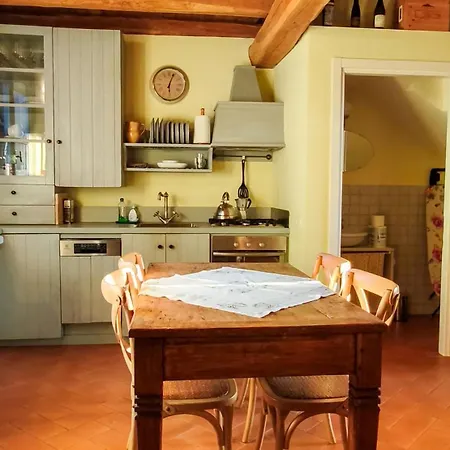 La Famulenta 17 아파트 그라짜노 바도글리오